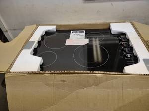 lot 19 image: Ikea Model 004.620.53  Electric Ind...