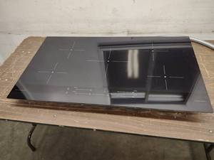 lot 20 image: Ikea Model 704.620.64  Electric Ind...