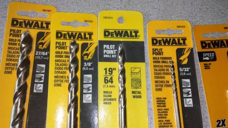 lot 309 image: DeWalt Pilot Point Drill Bits (13)