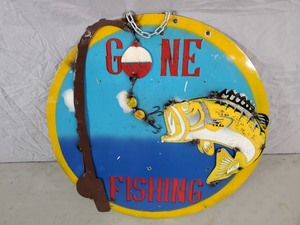 lot 17 image: Recycled Metal Gone Fishing Sign