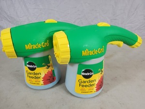 lot 52 image: 2 New Miracle Gro Garden Feeder with Sprayer