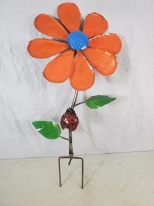lot 23A image: Recycled Metal Spinning Flower with Ladybug