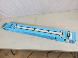lot 160 image: New Telescoping Floor Jack