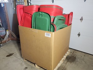 lot 5B image: Take What You Want Tote Lids