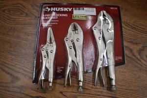 Husky 3 piece locking pliers set