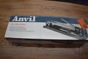 Anvil tile cutter