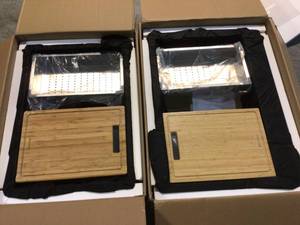 Lot of 2 Assorted Kitchen Sinks Customer Returns See Pictures