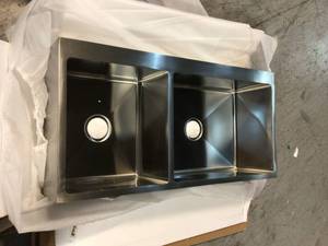42 in. x 21 in. x 10 in. 16-Gauge Stainless Steel Farmhouse Apron 6040 Offset Flat Front Double Bowl Kitchen Sink Customer Returns See Pictures