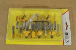 Unused 14 Router Bit Set