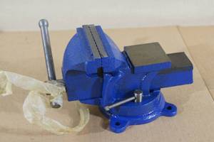 Unused 4 Bench Vise