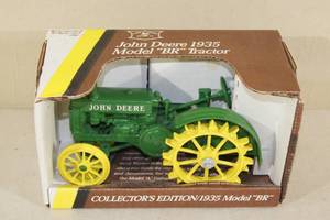 ERTL 116 Scale John Deere 1935 Model BR Tractor