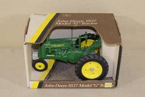 ERTL 116 Scale John Deere 1937 Model G Tractor