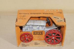 ERTL Fordson Die Cast Tractor