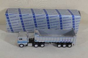 Conrad Freightliner 4634 Scale Truck and Dump Trailer Model