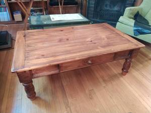 lot 22 image: Coffee Table