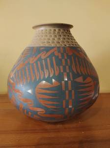 lot 54 image: Handmade Southwest Style Pottery