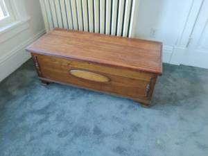 lot 38 image: Vintage Blanket Chest