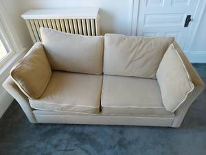 lot 39 image: Sleeper Sofa