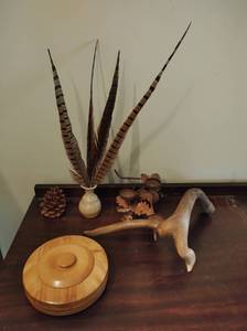 lot 72 image: Collection of Home Dcor