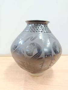 lot 46 image: Black opal Southwestern Style Pottery