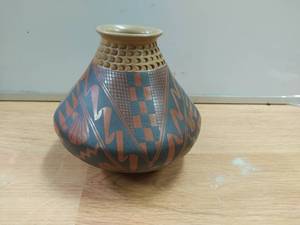lot 19 image: Southwest Style Pottery
