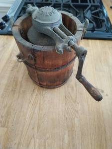 lot 135 image: Antique Artic Ice Cream Maker