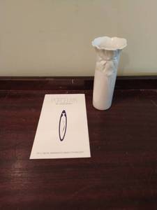 lot 143 image: Porcelain Iris Vase by Robin Berry (UMN Alumni Artist)