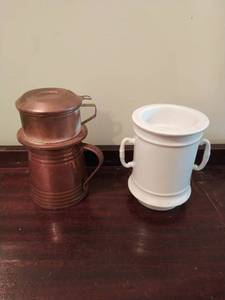 lot 172 image: Two Pour Over Tea or Coffee Makers
