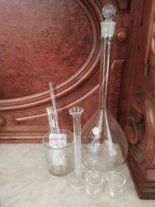 lot 175 image: Collection of Chemistry Items