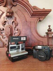 lot 188 image: Two Vintage Cameras