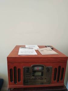 lot 196 image: Crosley Record Player