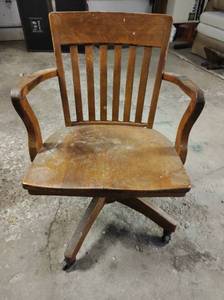 lot 206 image: Vintage Library Chair
