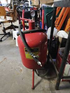 lot 214 image: Sunchi Abrasive Blaster