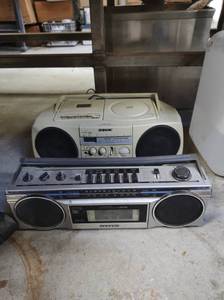 lot 238 image: Two Vintage Radios