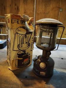 lot 257 image: Coleman Peak 1 Lantern
