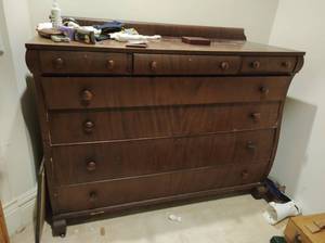 lot 272 image: Vintage Dresser