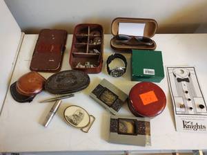 lot 274 image: Collection of Accessories