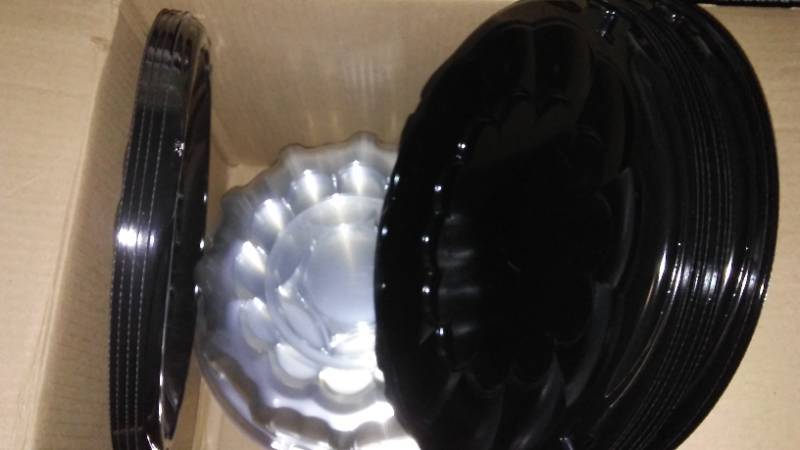 lot 58 image: WondeRoast Bags, Party platters & more
