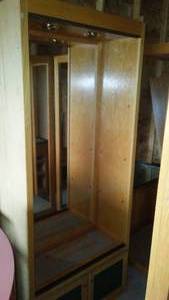 lot 137 image: Oak Display Lighted Mirrored Cabinet.