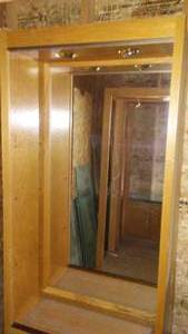 lot 138 image: Oak Display Cabinet Lighted and Mirrored.