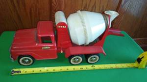 lot 115 image: Vintage Tonka Cement Truck.