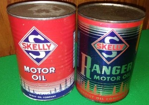 lot 131 image: Skelly Motor Oil Cans. (2)