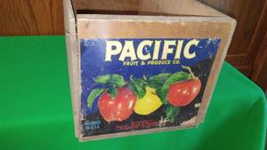 lot 172 image: Fabulous Apple Box Crate.