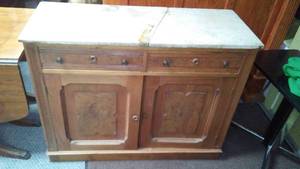lot 207 image: Antique Side Table Buffet.