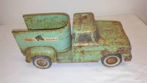 lot 216 image: Vintage Tonka Farm Pickup.