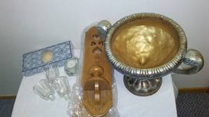 lot 217 image: ALL NEW Italian Soaps, Decorative Bowl, Candles, Wood Candle Holders.