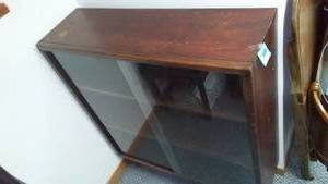 lot 221 image: Midcentury Display Bookcase.