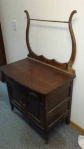lot 222 image: Antique Sink Vanity.
