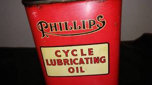 lot 258 image: Phillips Cycle Lubricating Oil.