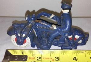 lot 275 image: Champion Cast Antique Police Motorcycle.